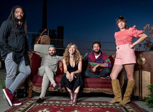 Lake Street Dive wit Lucie Silvas