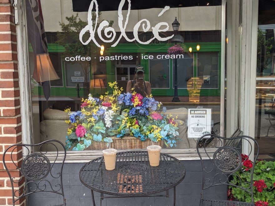Dolce Bakery and Coffee Shop