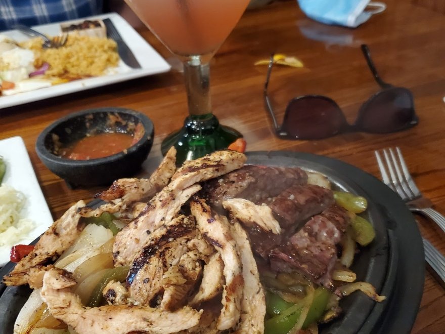 Dos Locos Stonegrill & Tex-Mex Restaurant