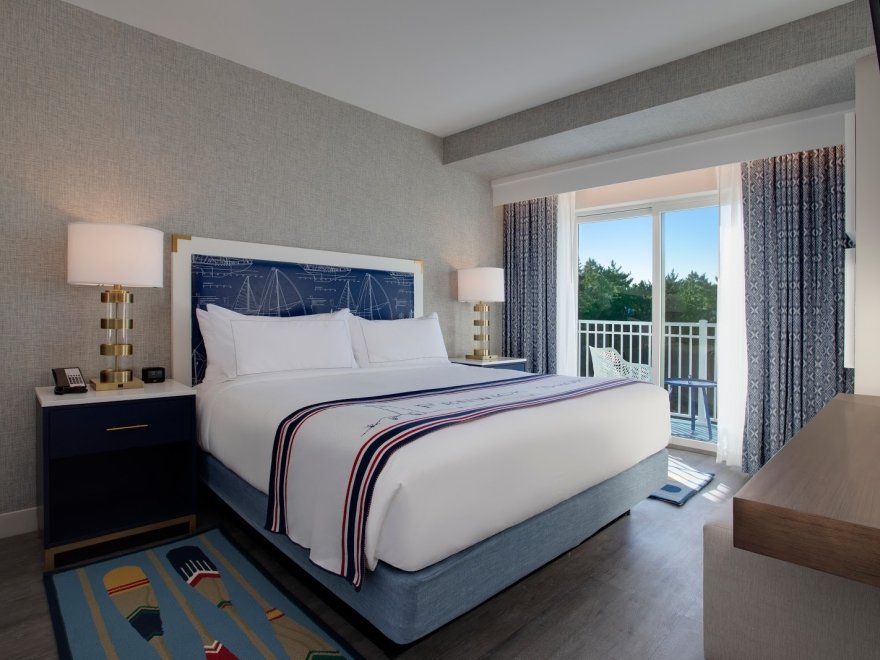 Fenwick Shores, Tapestry Collection by Hilton