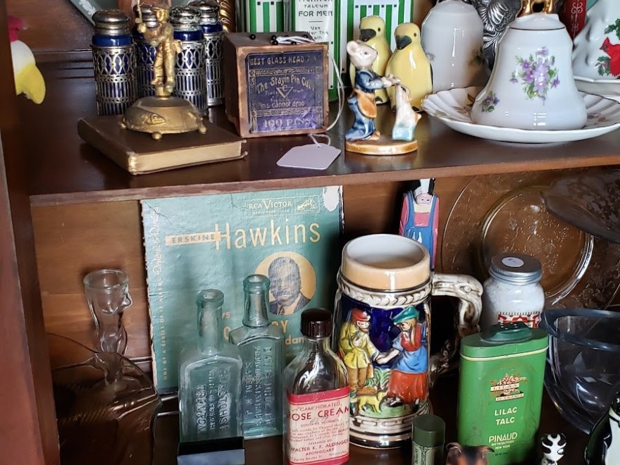 Frantic Frets Music Store & Antiques Shop Milton, Delaware