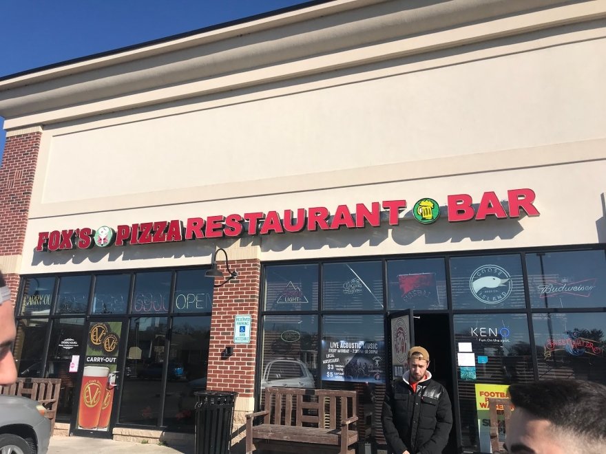 Fox's Pizza Den