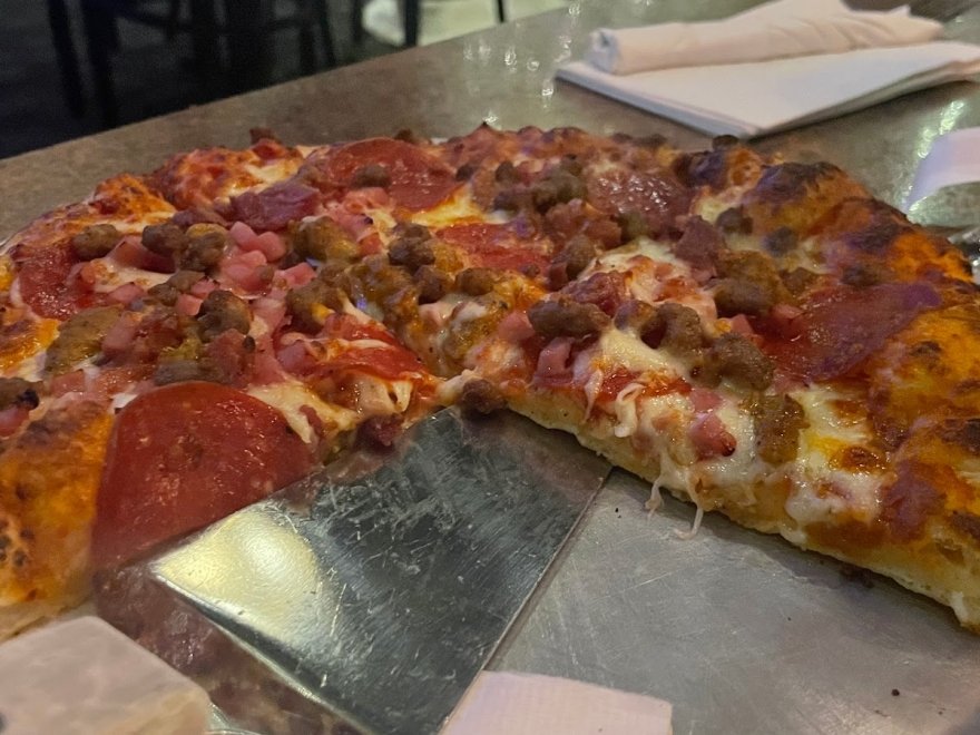Fox's Pizza Den