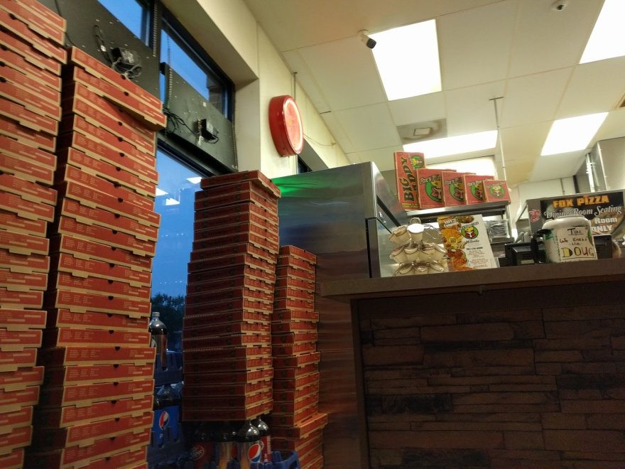 Fox's Pizza Den