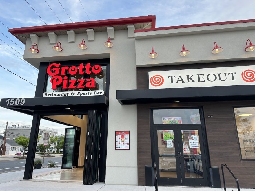 Grotto Pizza
