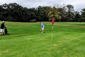 Midway Par 3 Golf Course