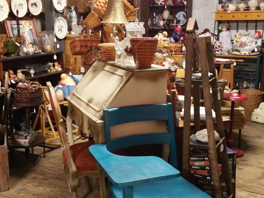 Marketplace Antiques & Collectibles LLC