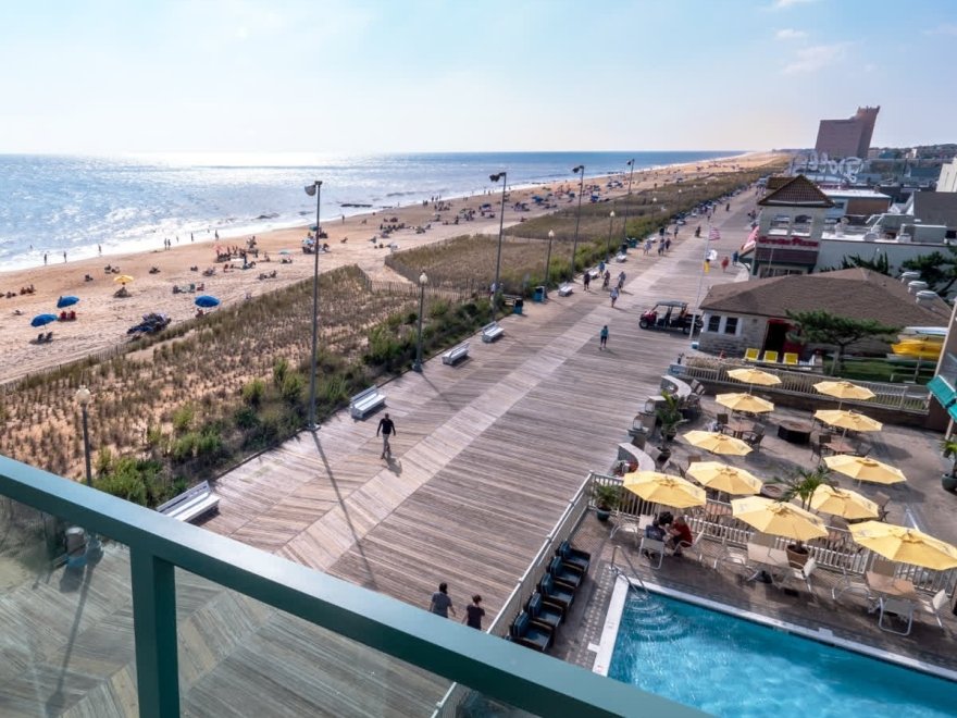 Atlantic Sands Hotel & Conference Center