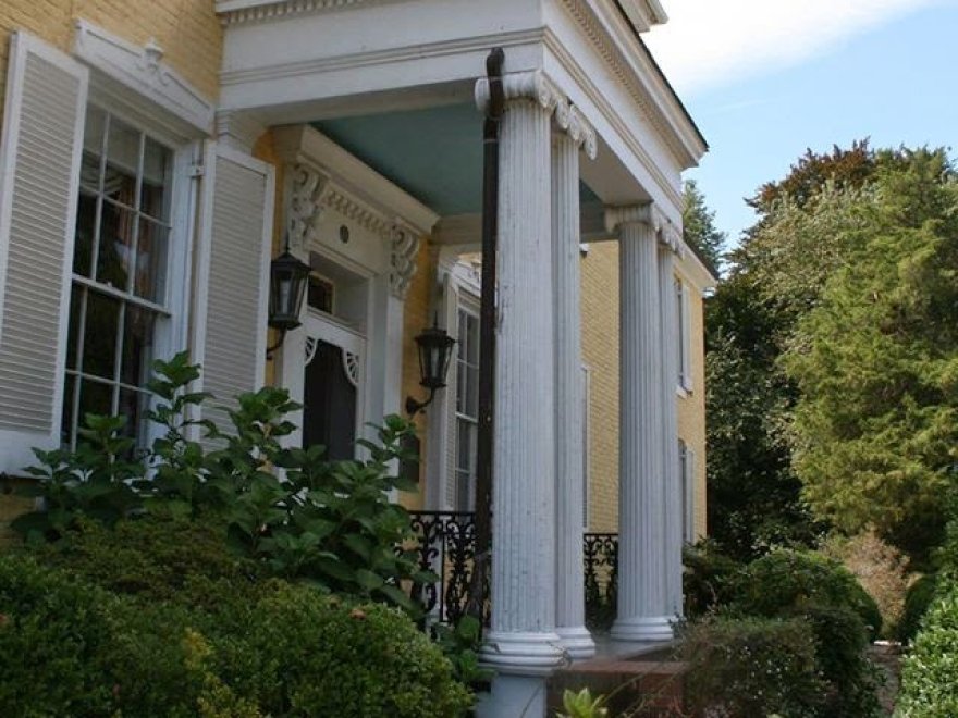 Causey Mansion Bed & Breakfast