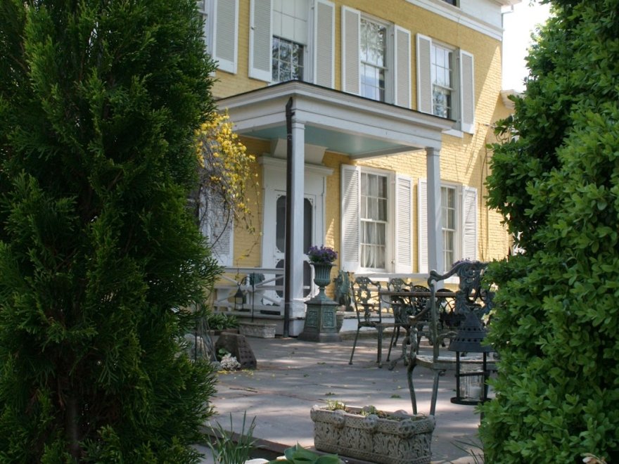 Causey Mansion Bed & Breakfast