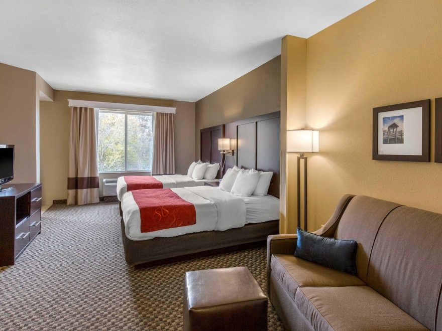 Comfort Suites