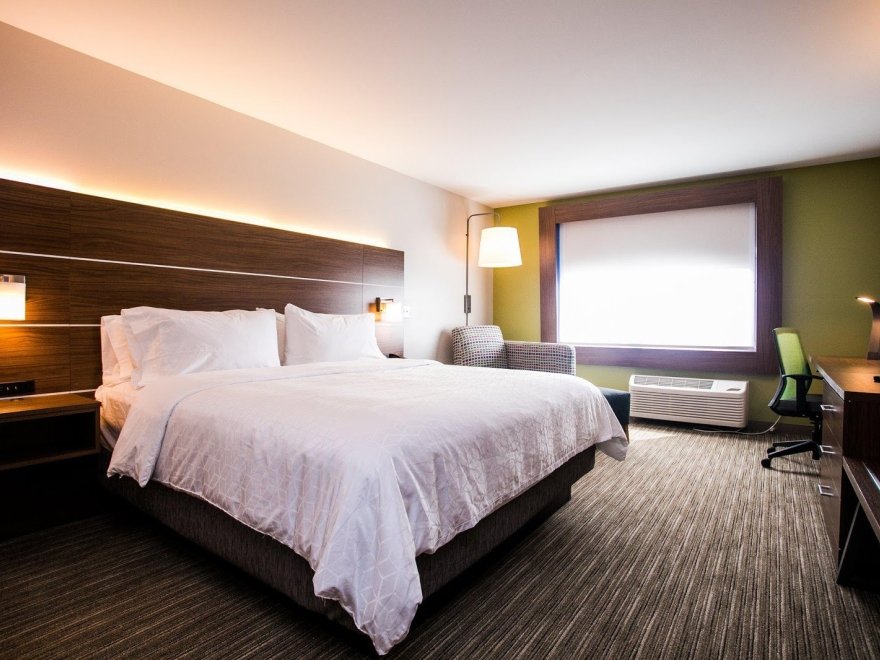 Holiday Inn Express & Suites Rehoboth Beach