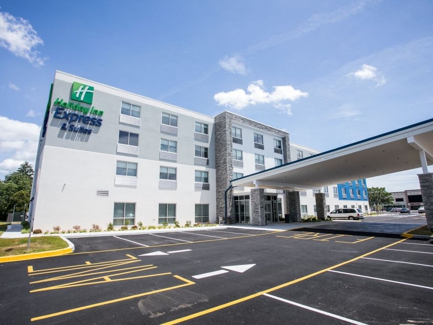 Holiday Inn Express & Suites Rehoboth Beach