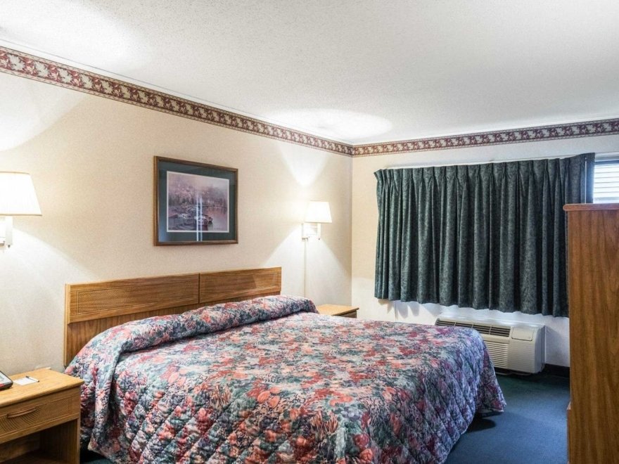 Rodeway Inn & Suites