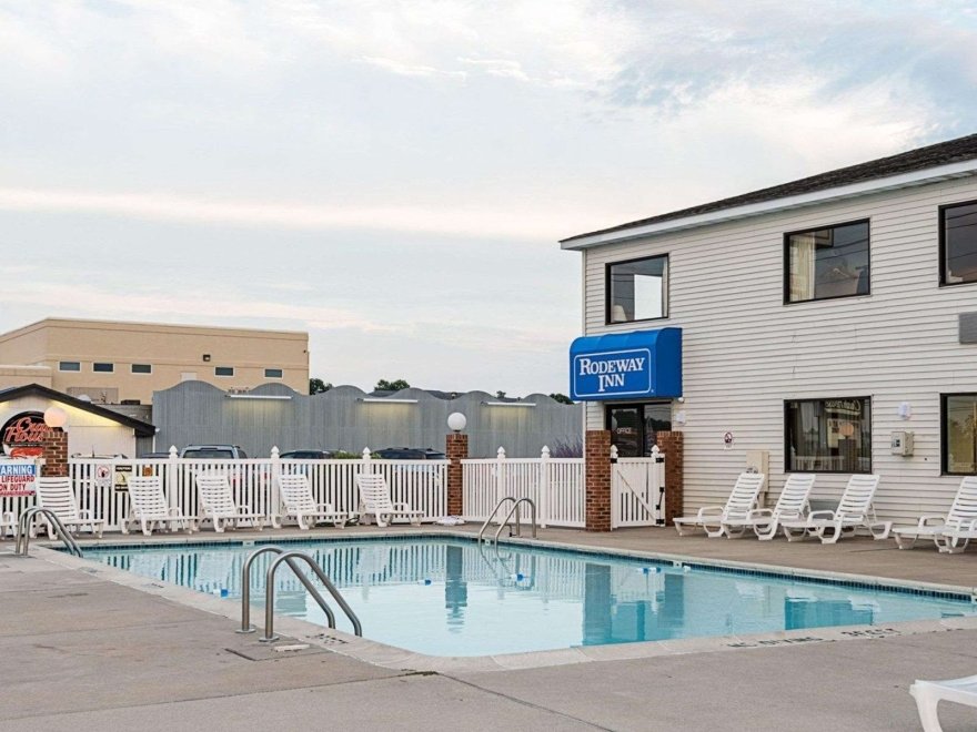 Rodeway Inn & Suites